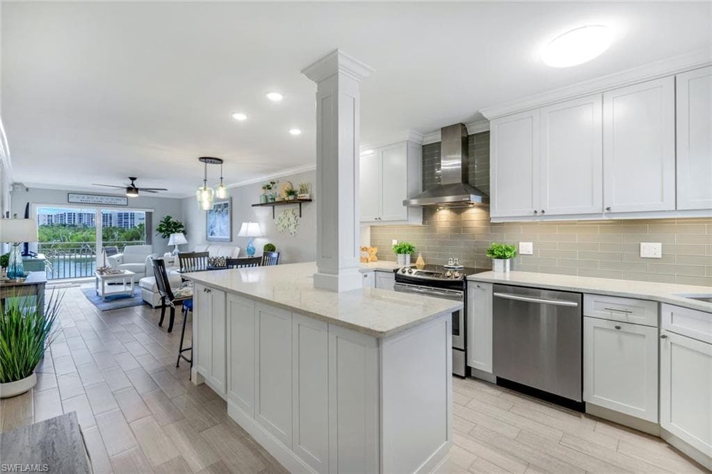 1208 Edington PL E204 MARCO ISLAND, FL 34145