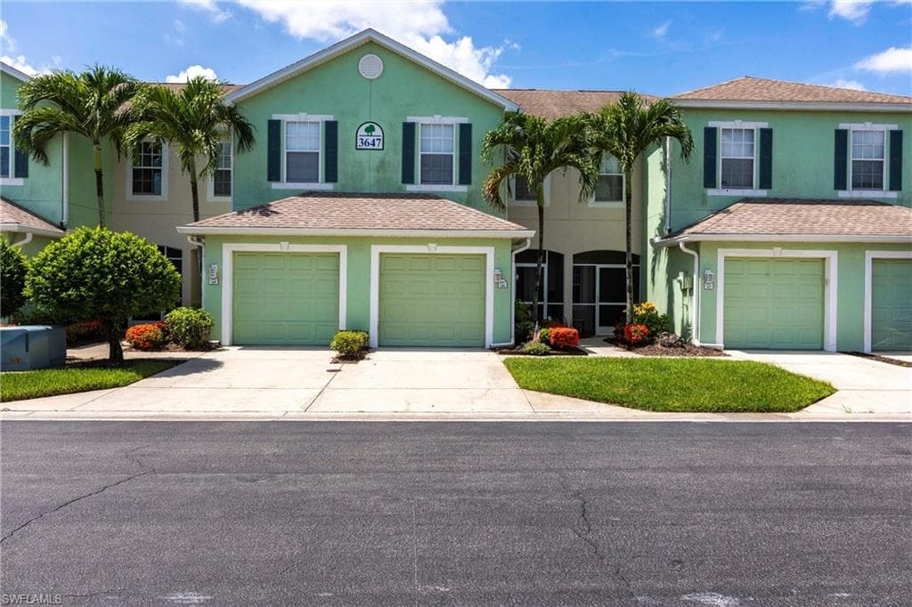 3647 Pine Oak CIR 106 FORT MYERS, FL 33916