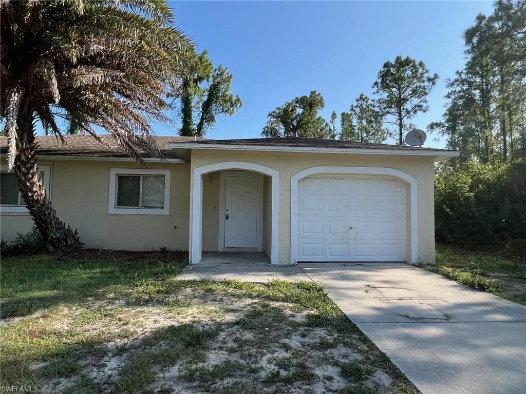 415 E 12th ST LEHIGH ACRES, FL 33972
