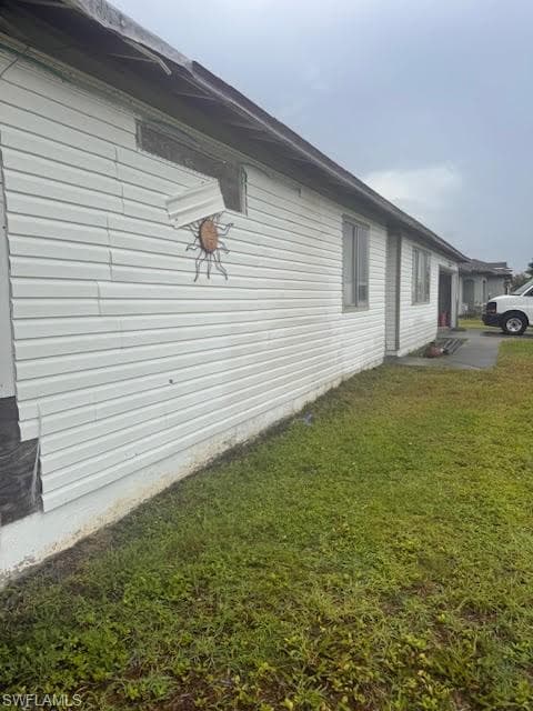 927 SW 25th TER CAPE CORAL, FL 33914