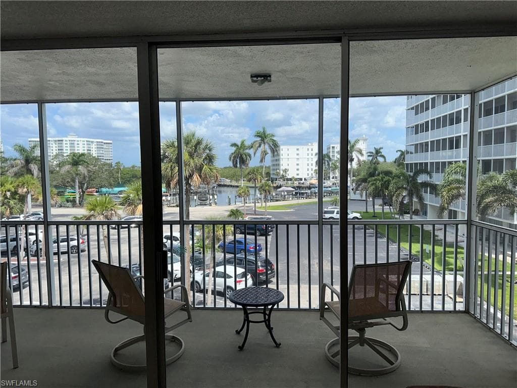 5 Bluebill AVE 312 NAPLES, FL 34108