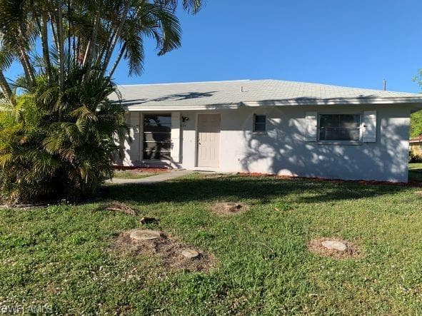 695 110th AVE N NAPLES, FL 34108