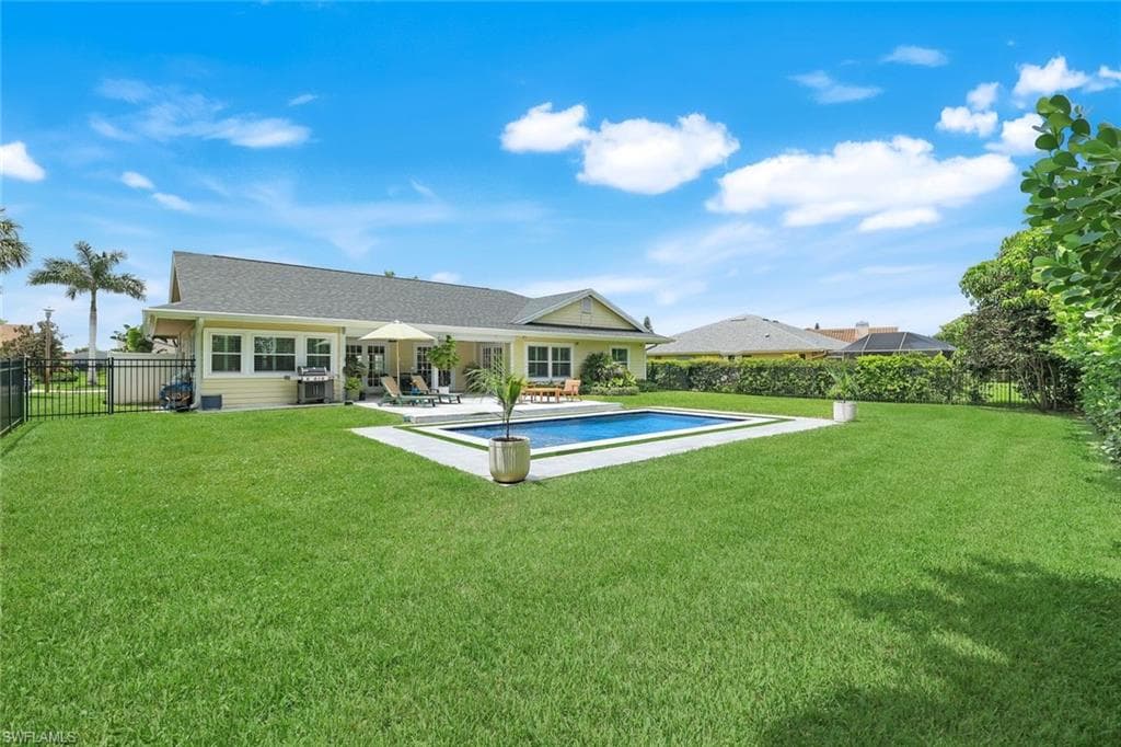 2319 Queens WAY NAPLES, FL 34112