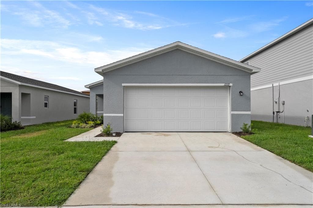 870 Friendship CIR LABELLE, FL 33935