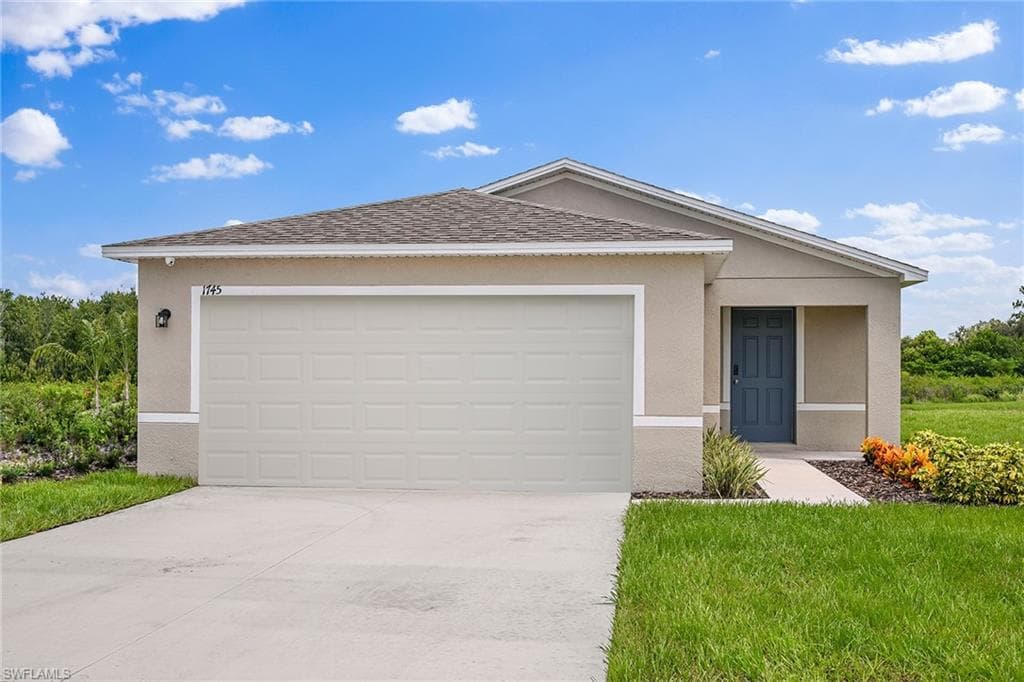 876 Friendship CIR LABELLE, FL 33935