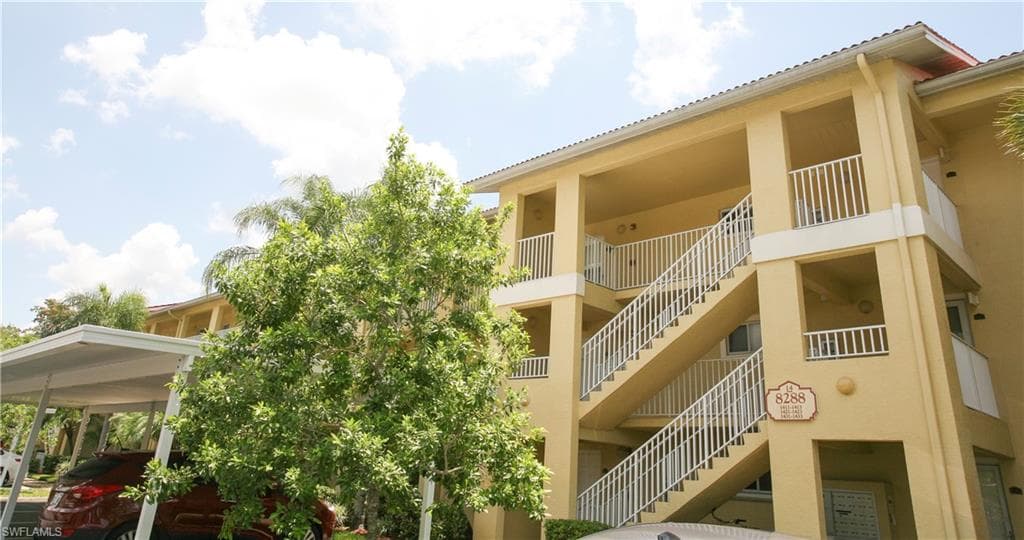 8288 Key Royal LN 1432 NAPLES, FL 34119