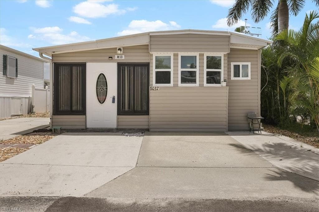 5037 White Sky CIR FORT MYERS, FL 33908