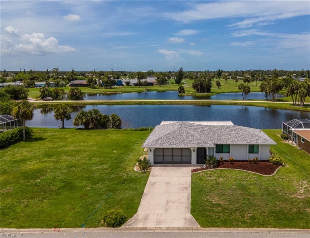 15 Oakland Hills PL ROTONDA WEST, FL 33947
