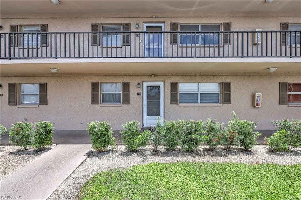 5499 Rattlesnake Hammock 106 NAPLES, FL 34113