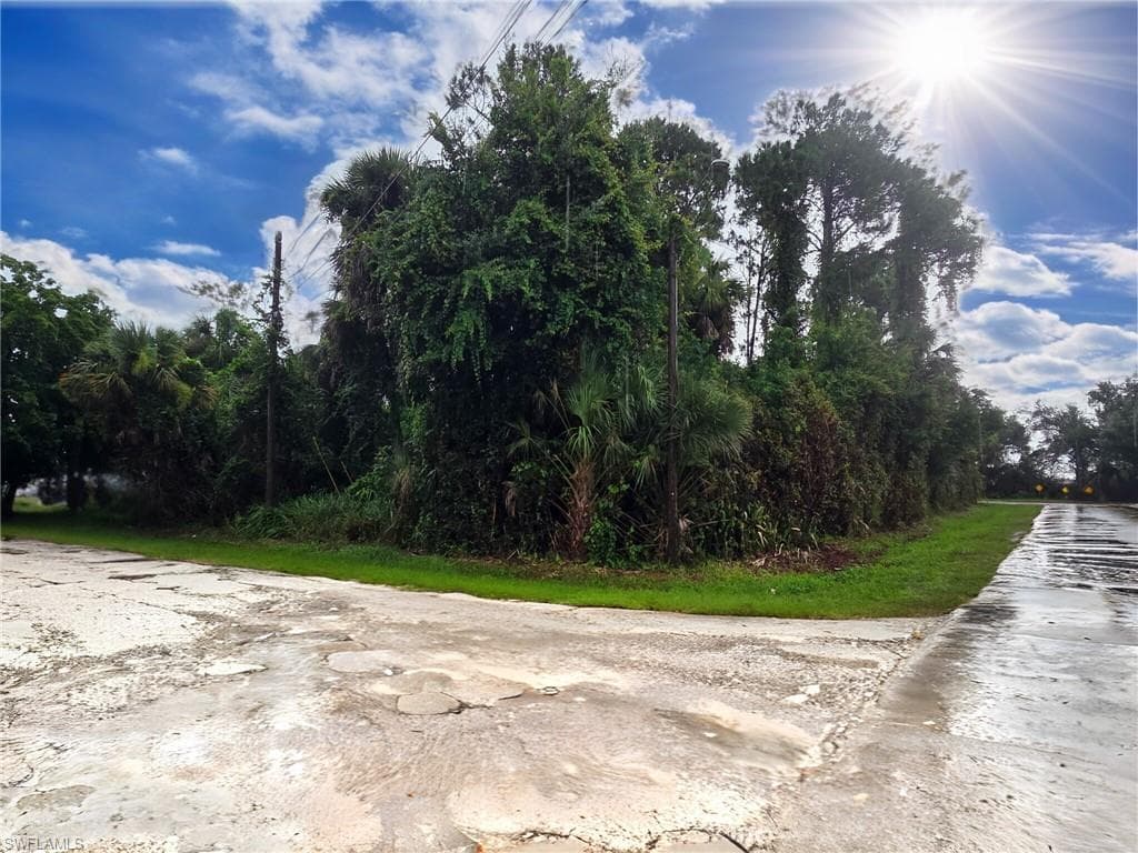 523 San Jose ST NORTH FORT MYERS, FL 33903