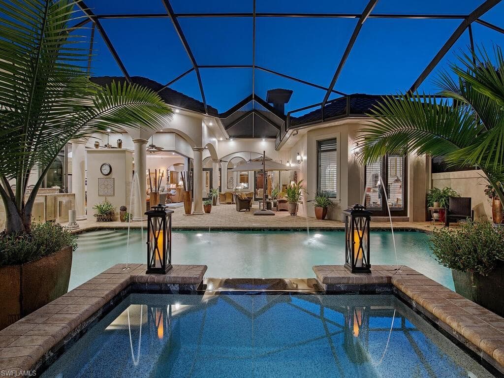 2204 Goshawk CT NAPLES, FL 34105
