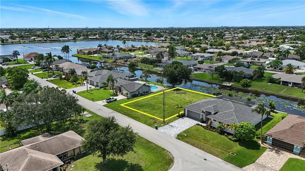 610 SW 35th ST CAPE CORAL, FL 33914