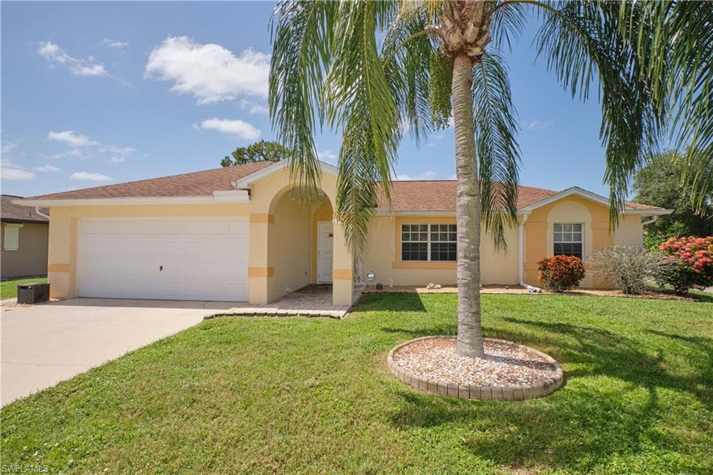 2519 6th ST W LEHIGH ACRES, FL 33971