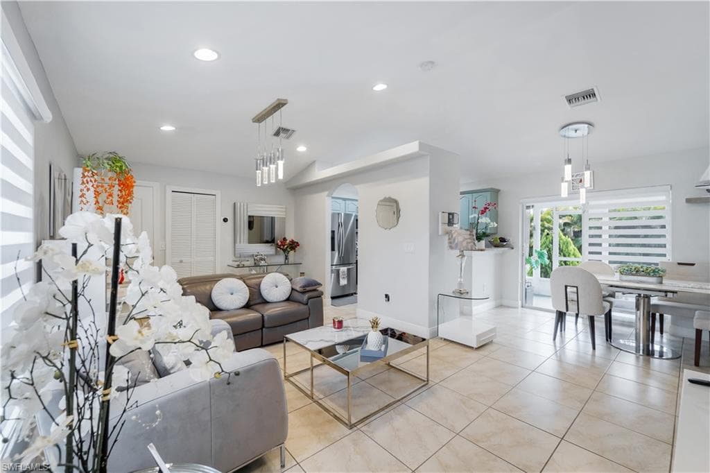 4115 10th ST W LEHIGH ACRES, FL 33971