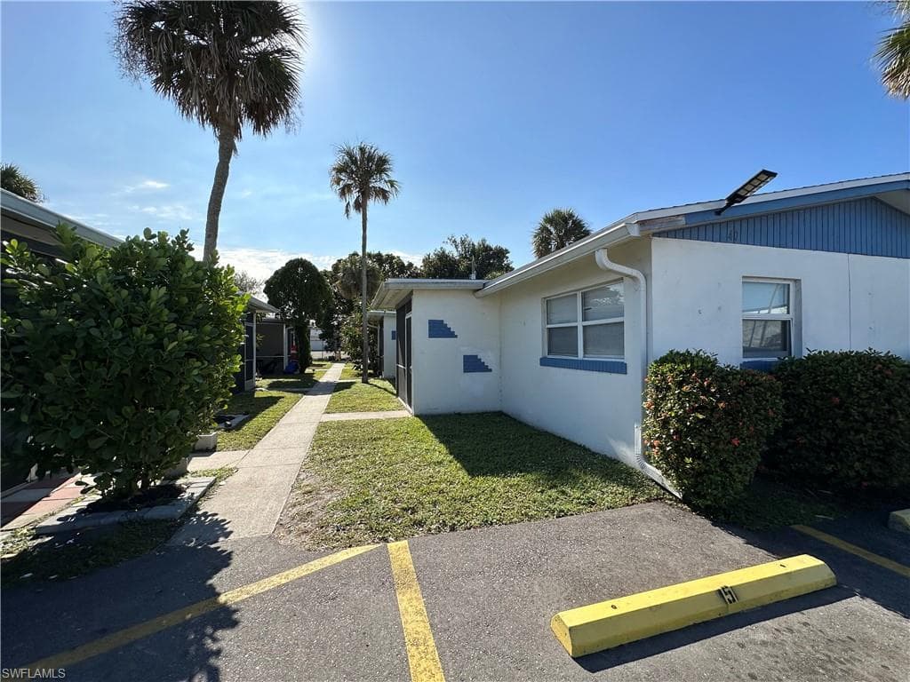40 Willis RD 6 NORTH FORT MYERS, FL 33917