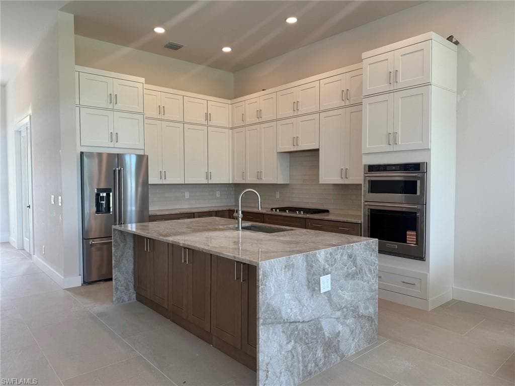 8705 Driftwood DR NAPLES, FL 34114
