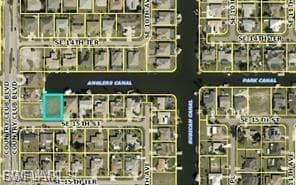 907 SE 15th ST CAPE CORAL, FL 33990