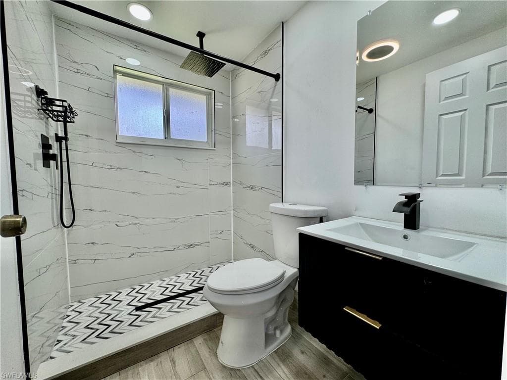 2169 Barry DR FORT MYERS, FL 33907