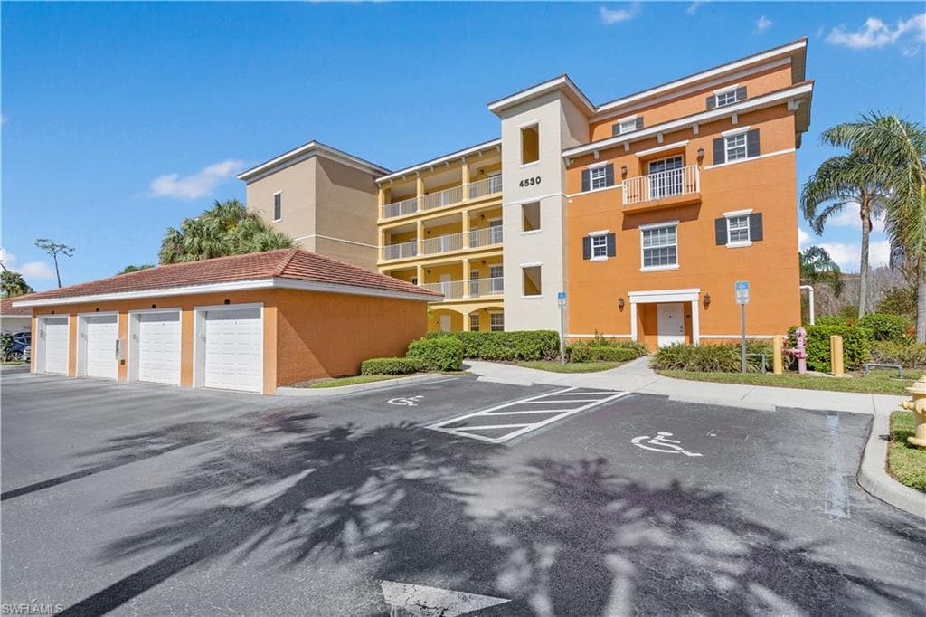 4530 Botanical Place CIR 107 NAPLES, FL 34112