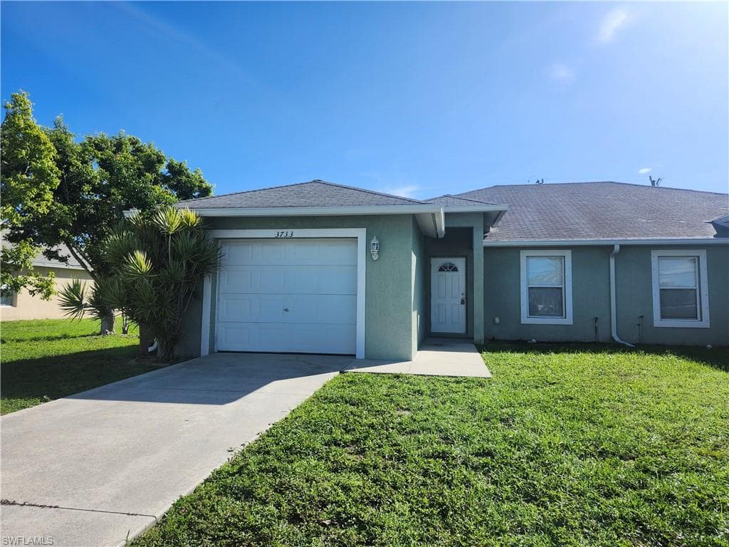 3733 Country Club BLVD CAPE CORAL, FL 33904