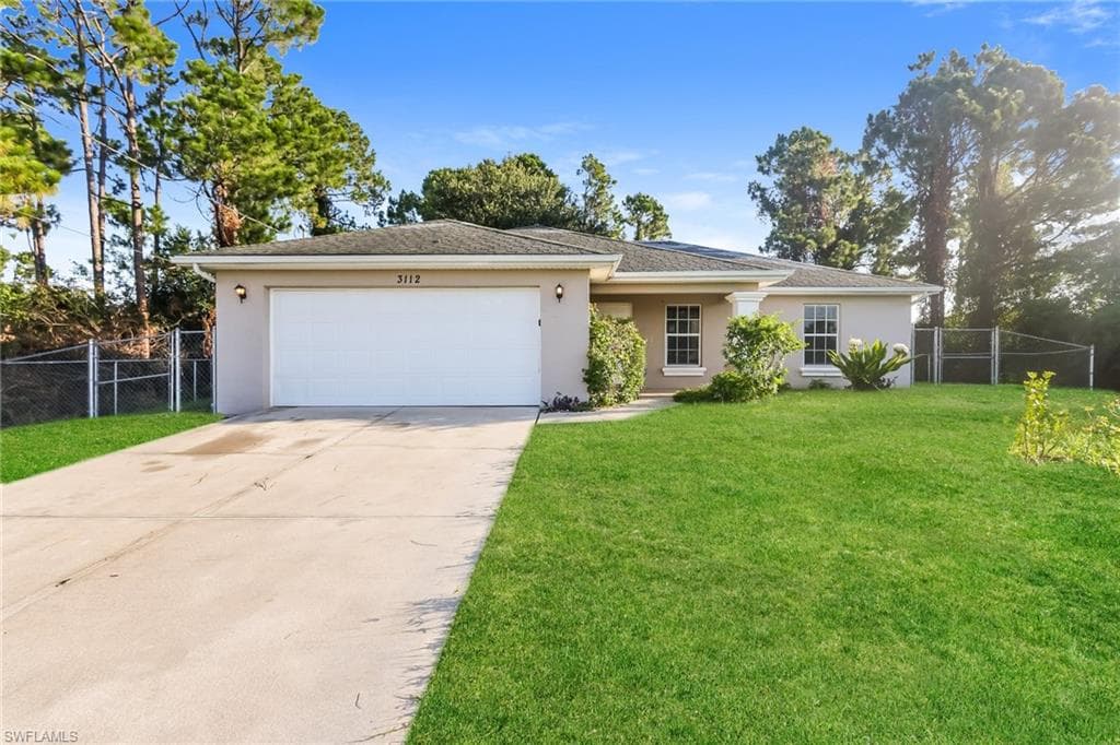 3112 30th ST SW LEHIGH ACRES, FL 33976