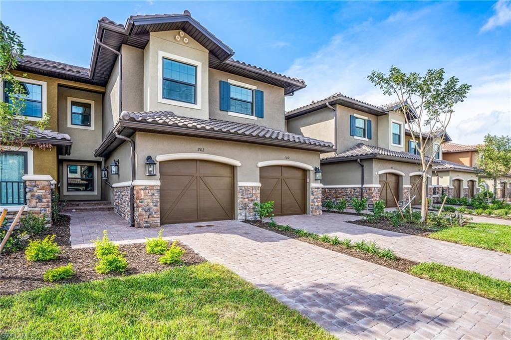15257 Zeno WAY 202 NAPLES, FL 34114