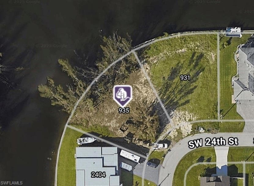 935 SW 24th ST CAPE CORAL, FL 33991