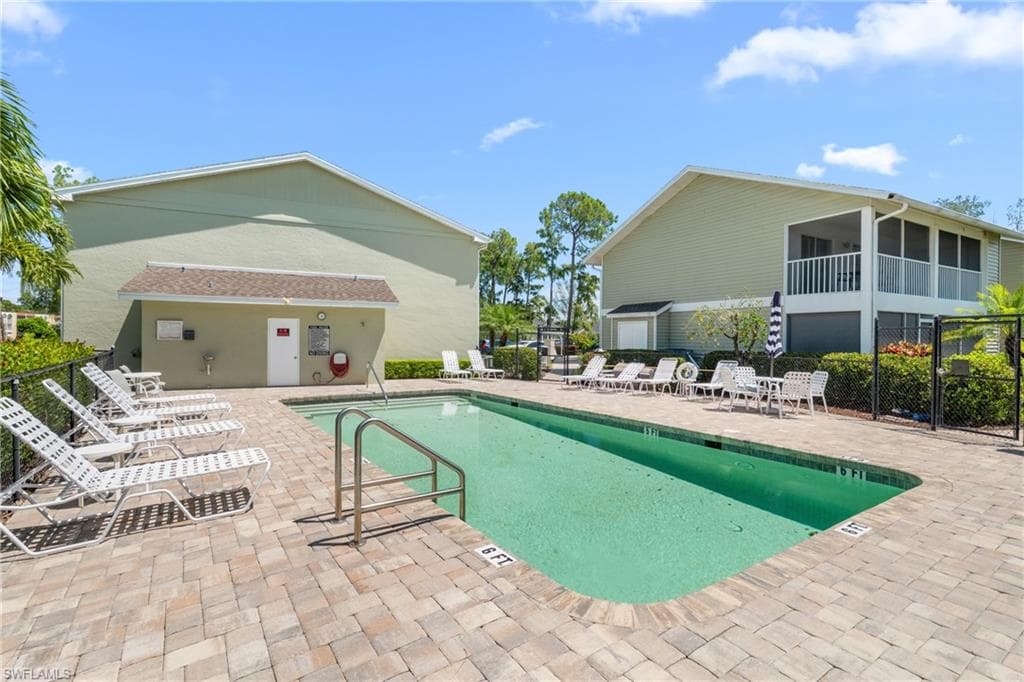 251 Quail Forest BLVD 102 NAPLES, FL 34105