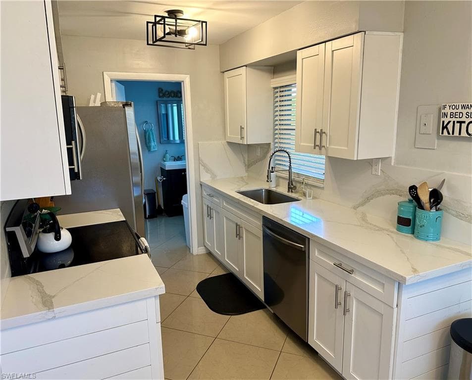 744 96th AVE N NAPLES, FL 34108