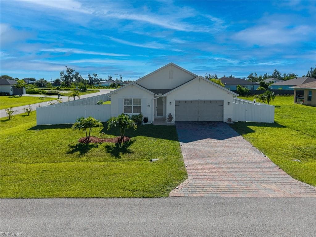 201 SW 24th PL CAPE CORAL, FL 33991