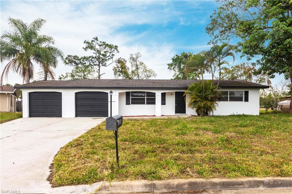 818 Gardenside CT LEHIGH ACRES, FL 33936