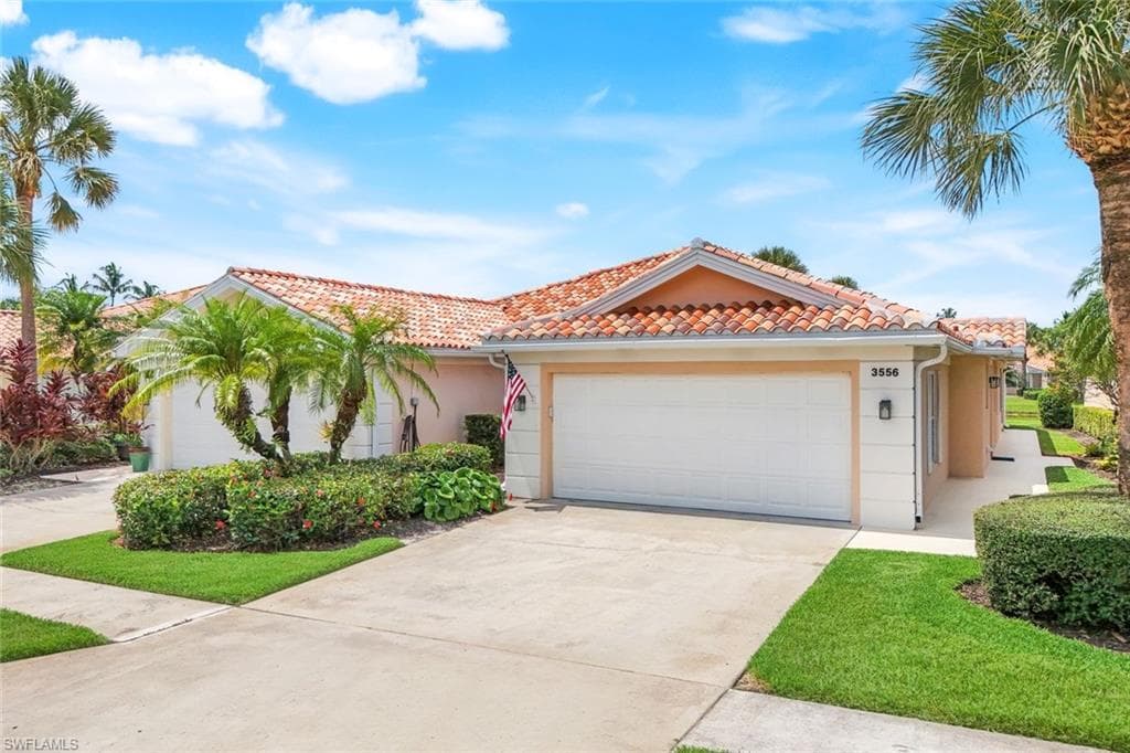3556 El Verdado CT NAPLES, FL 34109