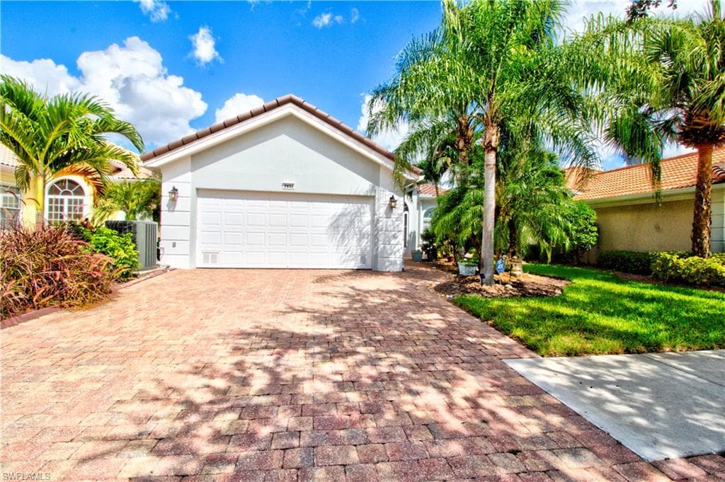 7931 Valentina CT NAPLES, FL 34114