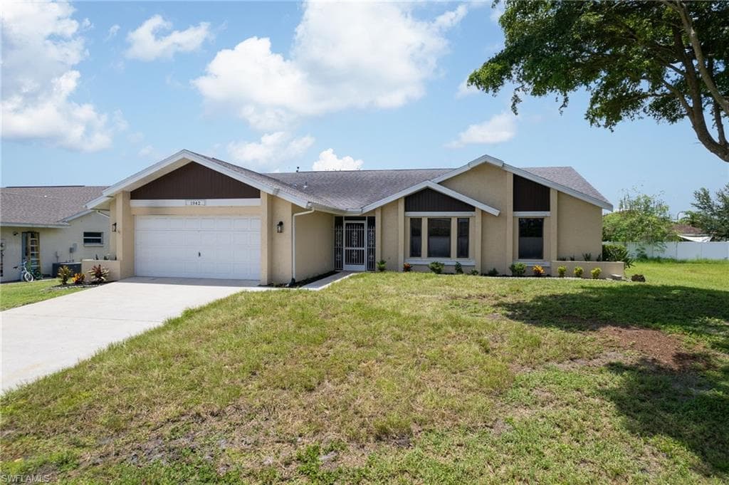 1942 SE 8th PL CAPE CORAL, FL 33990