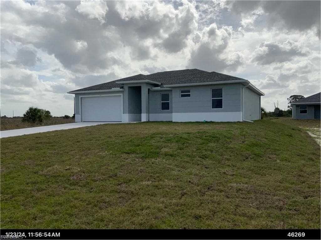 121 BETHLEHEM PL LABELLE, FL 33935
