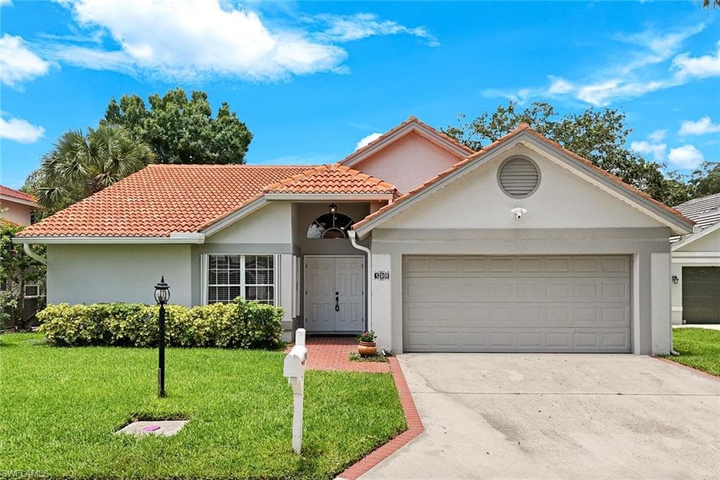 12800 Eagle Pointe CIR FORT MYERS, FL 33913