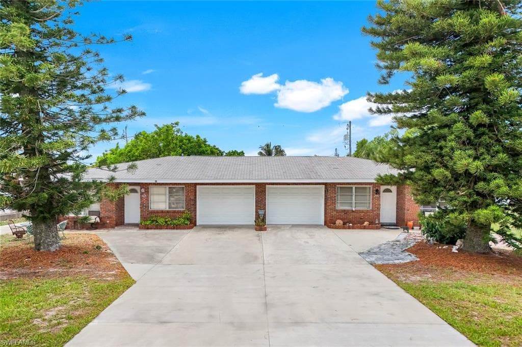 514 105th AVE N NAPLES, FL 34108