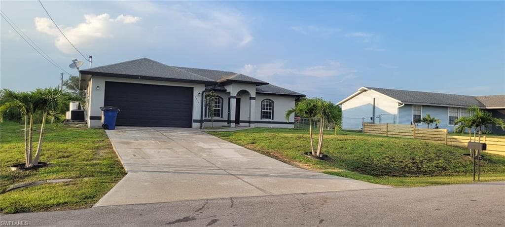 3916 13th ST SW LEHIGH ACRES, FL 33976