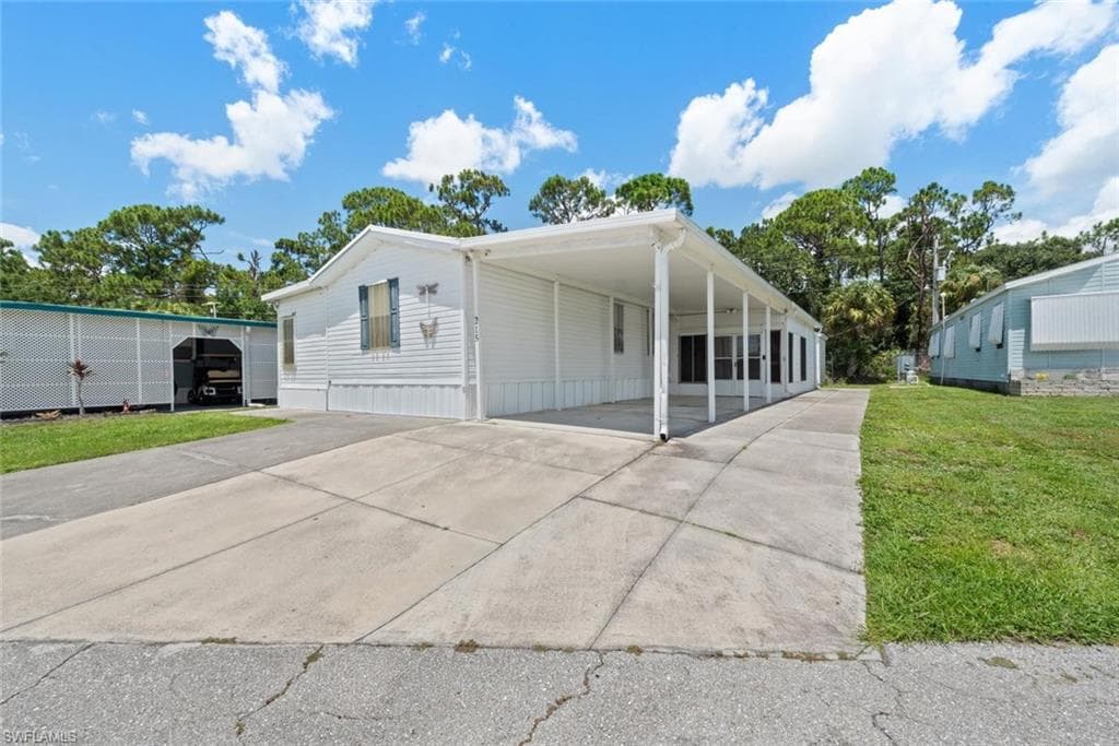 215 Shrub LN N NORTH FORT MYERS, FL 33917