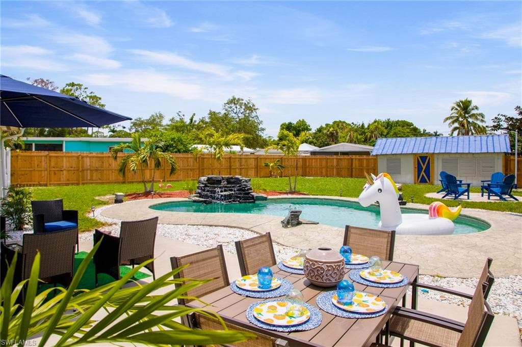10037 Kentucky ST BONITA SPRINGS, FL 34135
