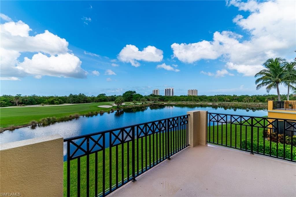 1502 Borghese LN 201 NAPLES, FL 34114