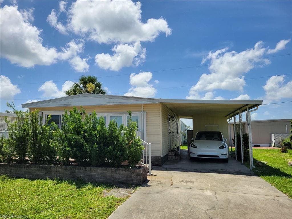 5502 Sir Walter WAY NORTH FORT MYERS, FL 33917