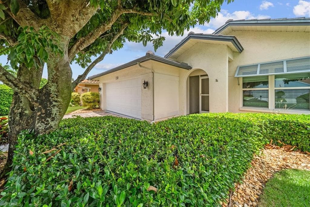 725 Kings WAY NAPLES, FL 34104