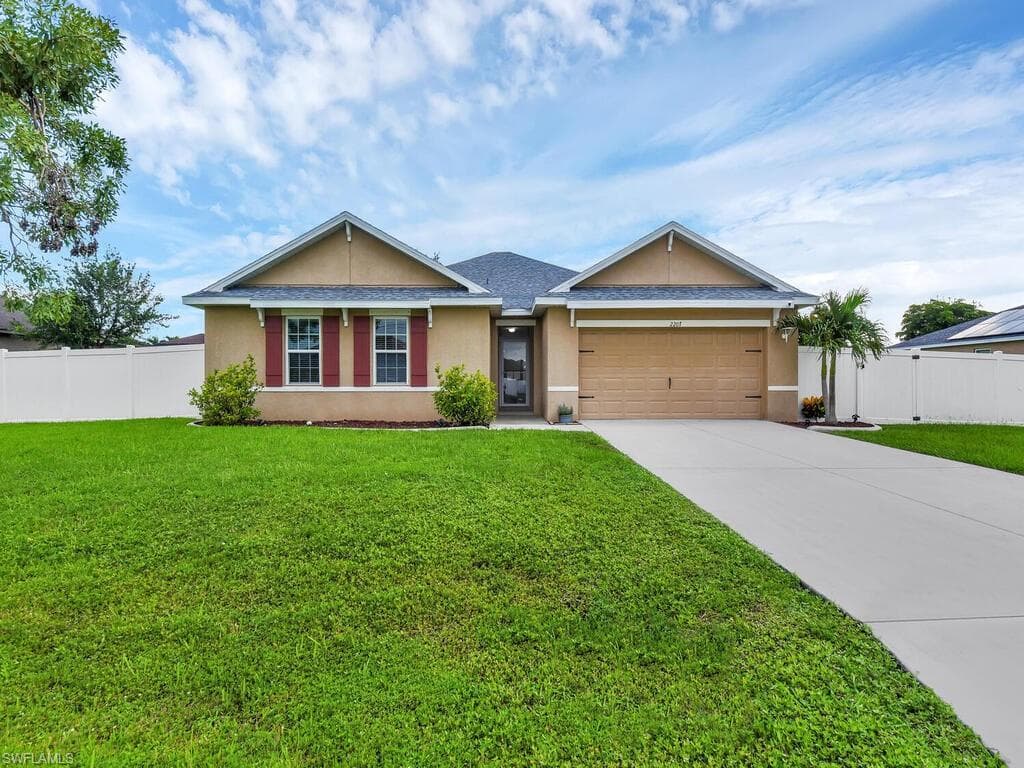 2207 SW 12th LN CAPE CORAL, FL 33991