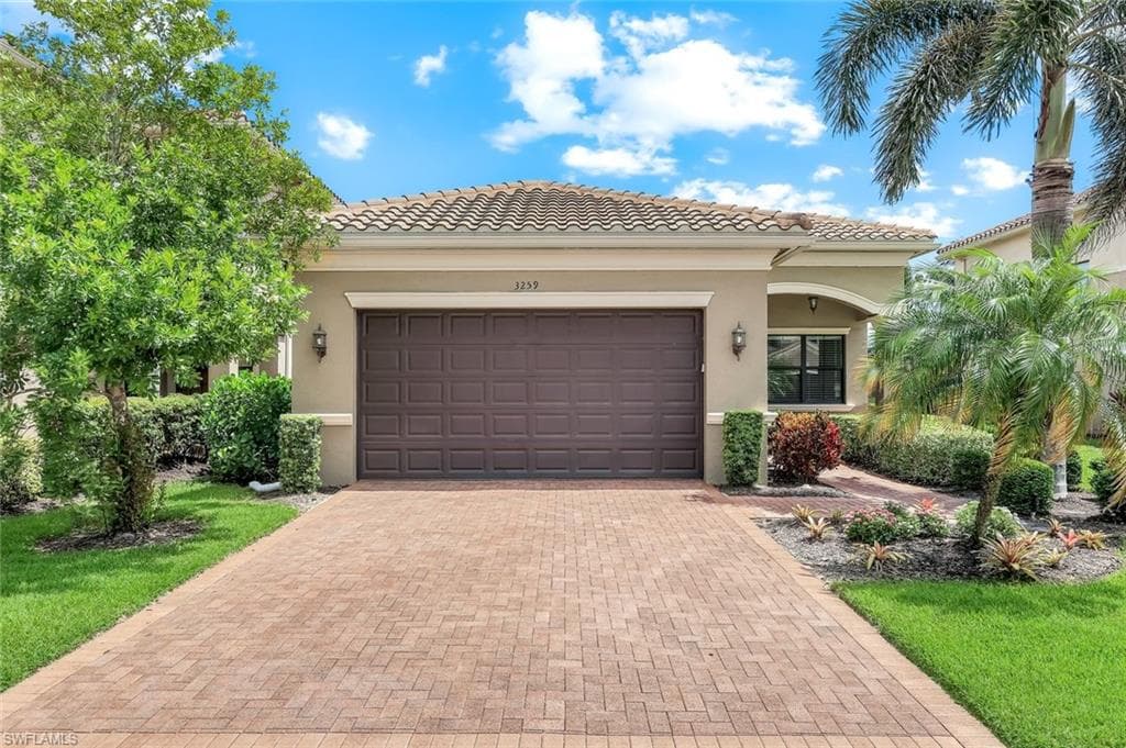 3259 Tahoe CT NAPLES, FL 34119