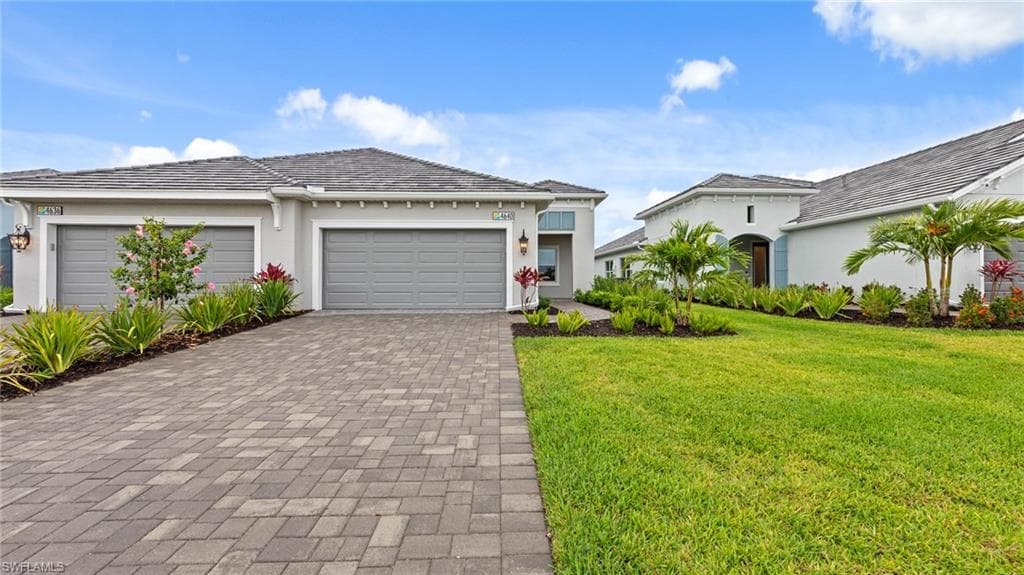 4592 SkySail DR NAPLES, FL 34120