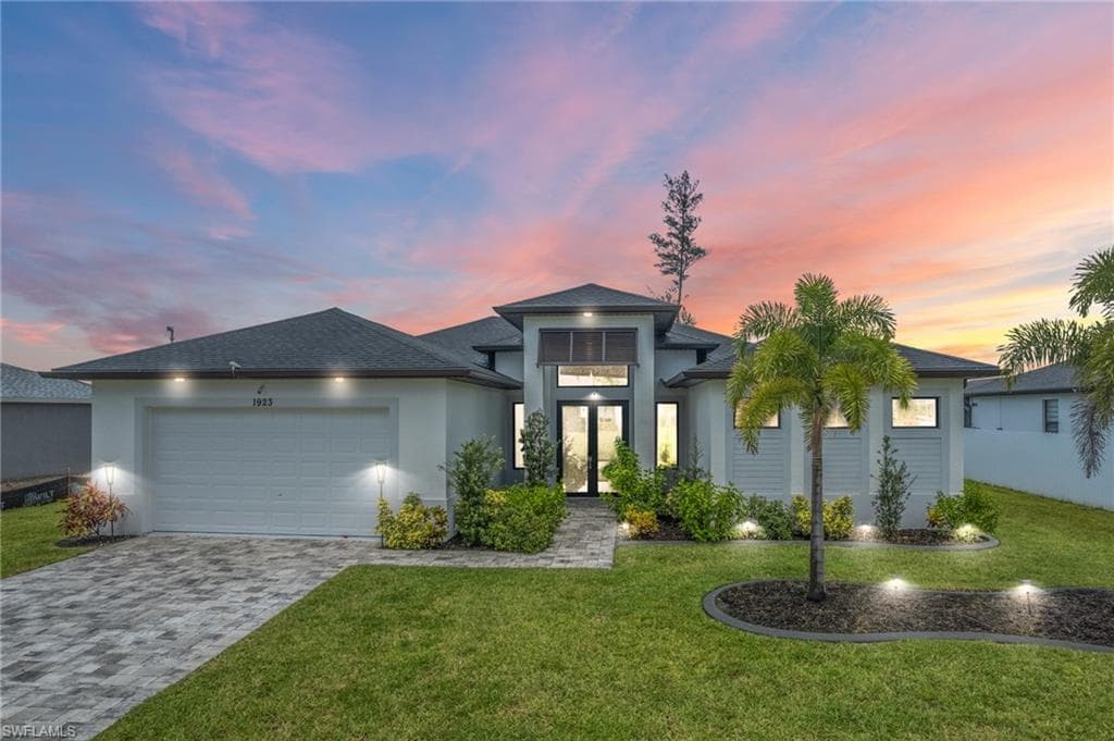 1923 SW 8th CT CAPE CORAL, FL 33991