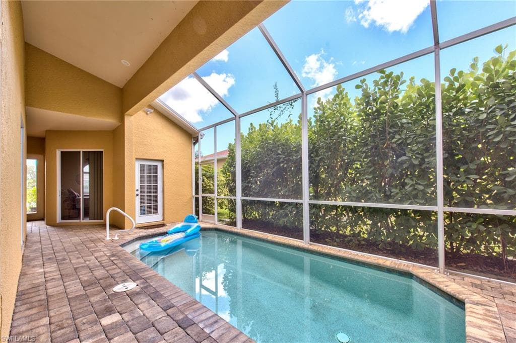 3748 Kent DR NAPLES, FL 34112
