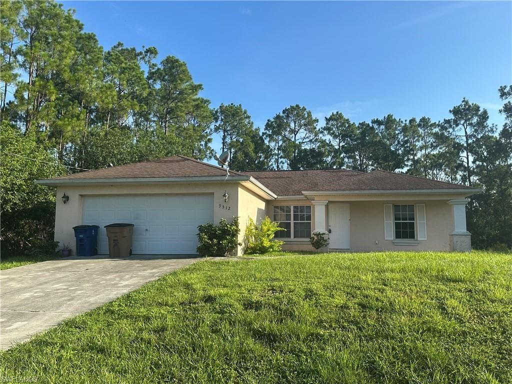 3312 42nd ST W LEHIGH ACRES, FL 33971