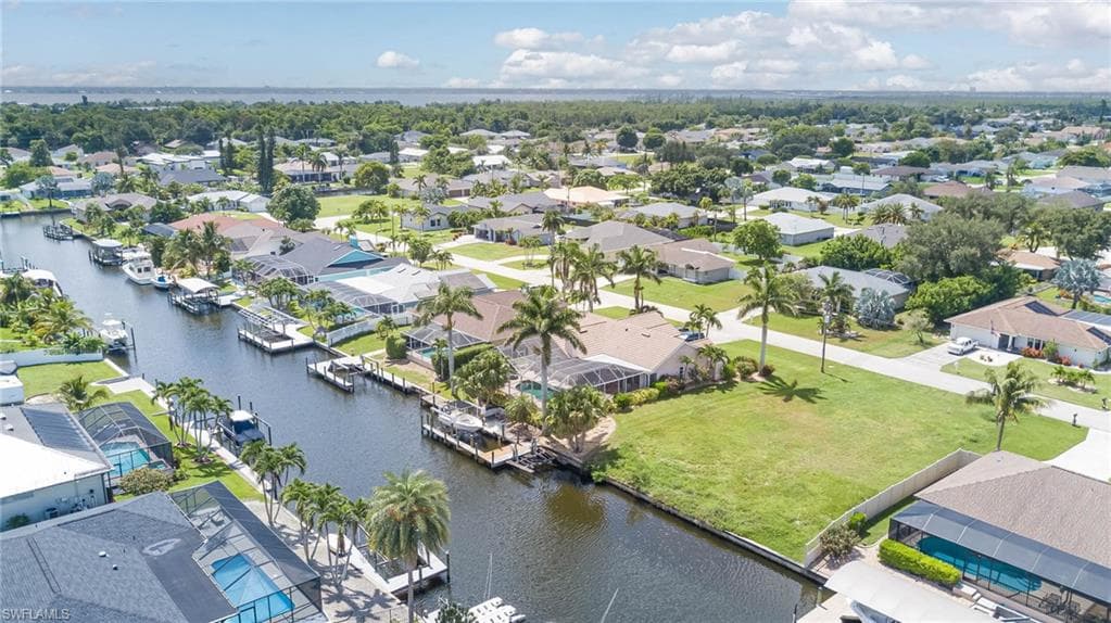 2127 10th LN CAPE CORAL, FL 33990
